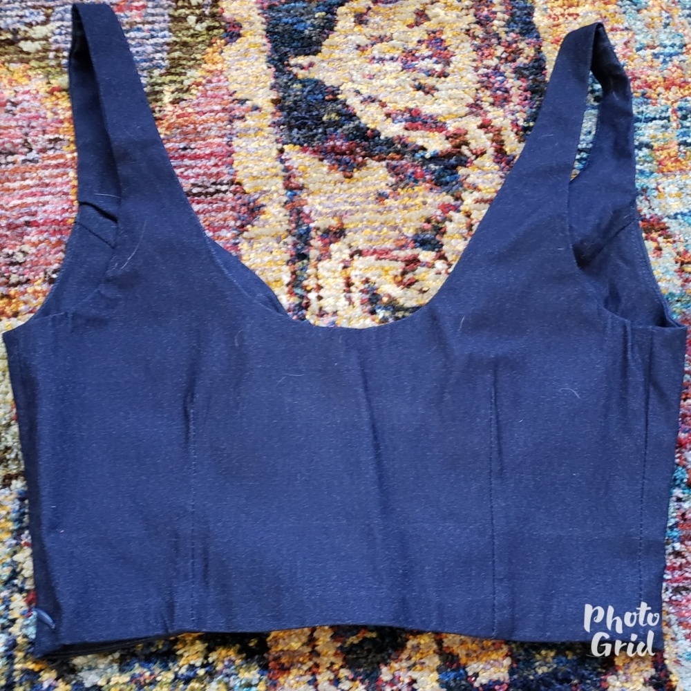 Crop top - Picture 2 of 3